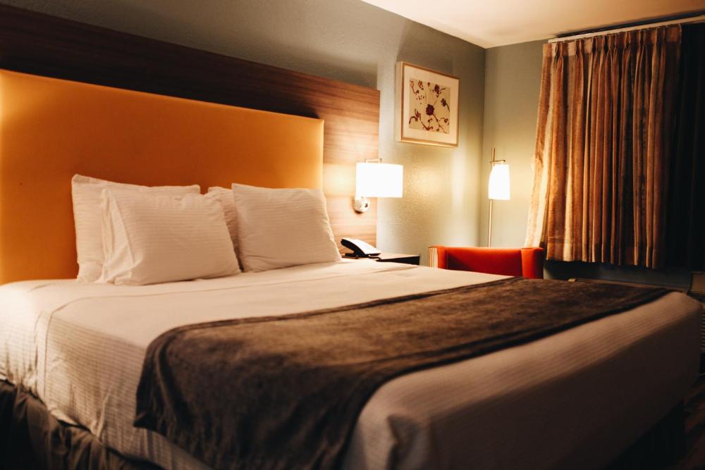 King Room (Remodeled) - Non-Smoking interior